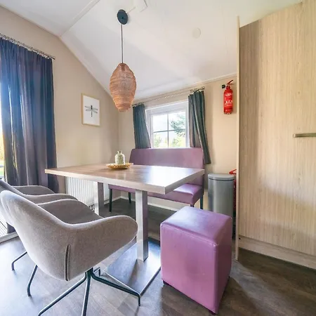 Chalet Comfortable Near Park De Veluwe *