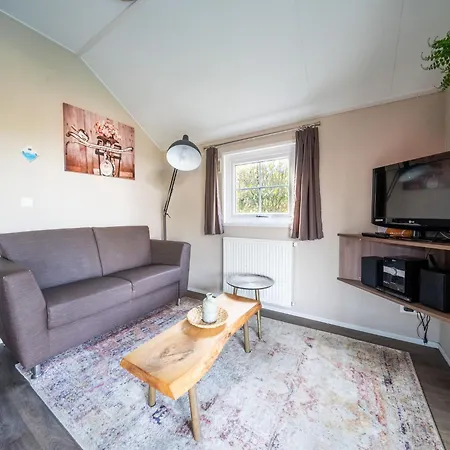 Chalet Comfortable Near Park De Veluwe *