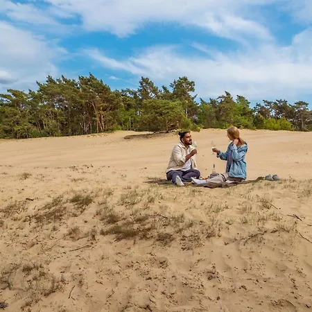 Comfortable Near Park De Veluwe シャレー オッテルロ